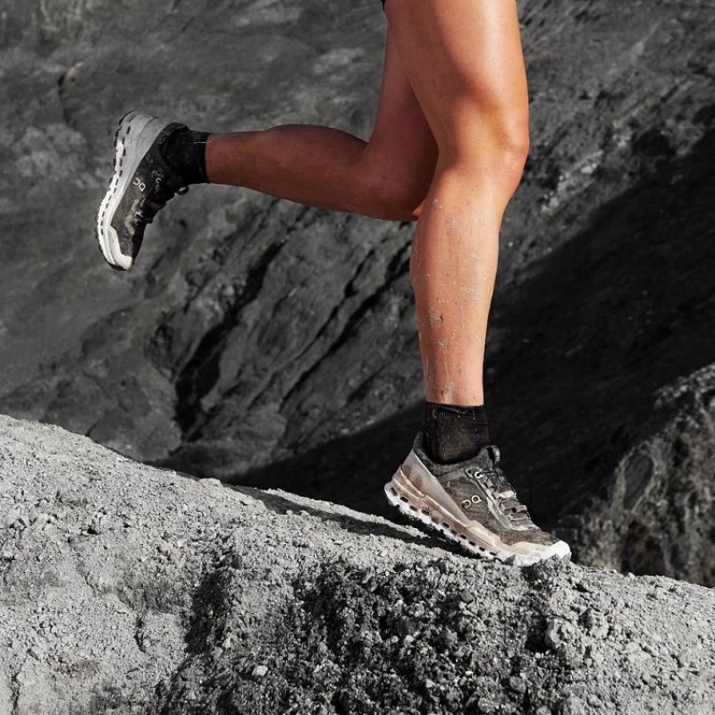 On Running Cloudultra Trailskor Dam Svarta Vita | SE_ON8734